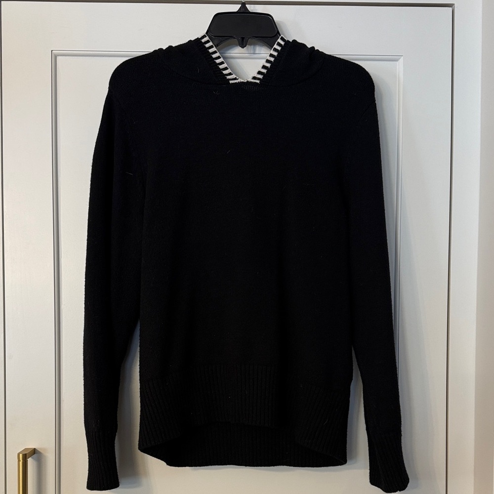 Tahari women’s Black Hooded Sweater